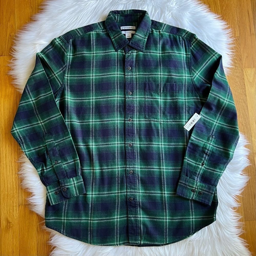 New Men’s Amazon Essentials Plaid Flannel Size Medium